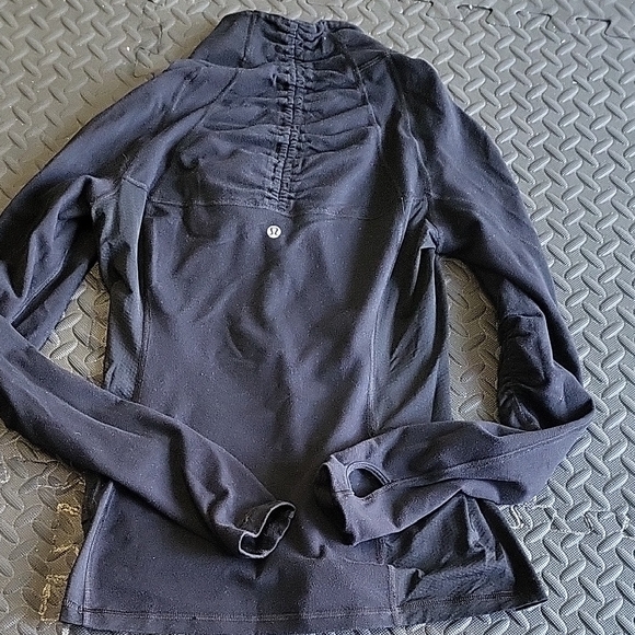 Lululemon Black Rash Guard - Picture 4 of 10